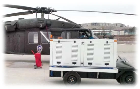 Helikopterin yanında römork üzerine monte yer güç ünitesi